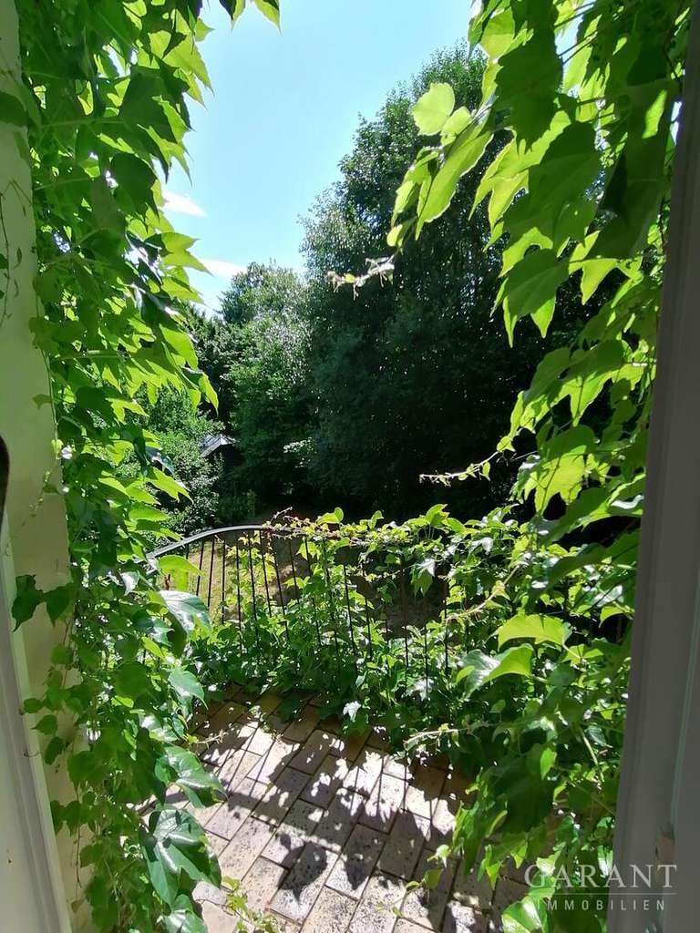 Immobilie in Lindberg - Wer erweckt das Dornröschenhaus zum Leben?! Einfamilienhaus in ruhiger aber doch zentraler Lage! - Bild 2