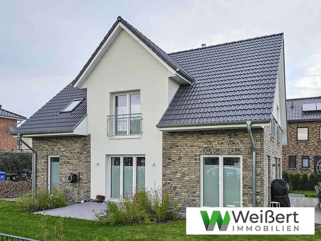 Immobilie in Neuendeich - Wohnen mit nordischem Flair – im Kapitänshaus am Deich
Niedrigenergiehaus EH40 Neubauplanung - Bild 0
