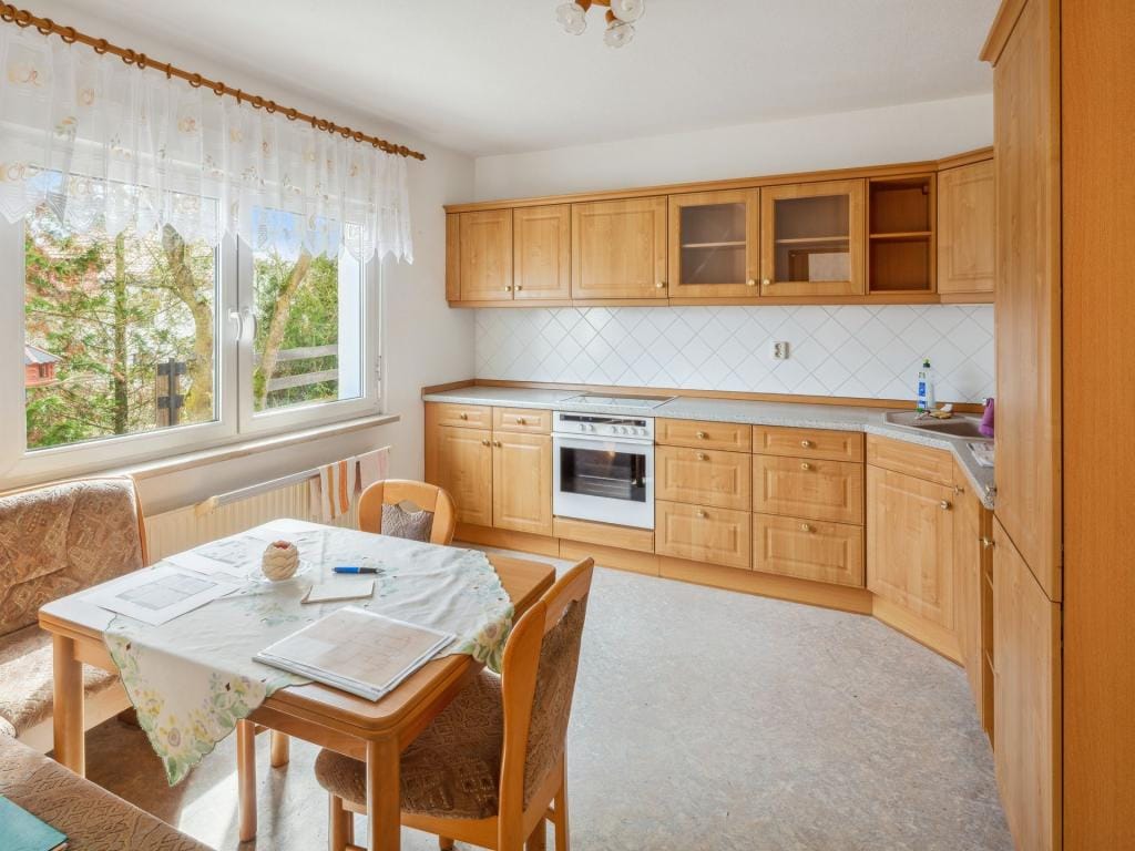 Immobilie in Rudolstadt - Wohnen mit Weitblick - Einfamilienhaus mit Panorama am Gemeindeberg - Bild 4