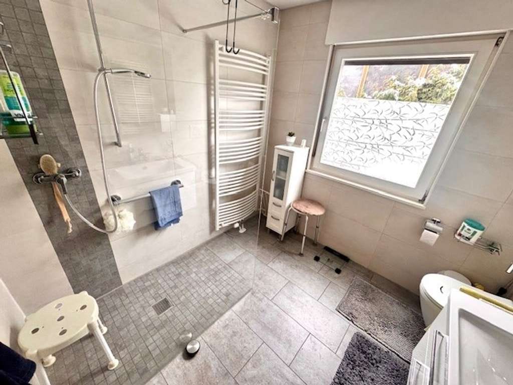 Immobilie in Edingen-Neckarhausen - Freistehendes 1-2 Familienhaus in Neu-Edingen. - Bild 2