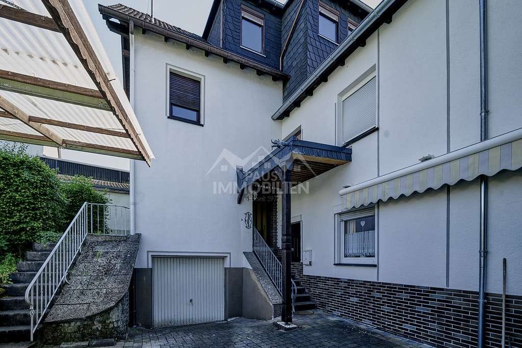 Immobilie in Dattenberg - Großzügige Doppelhaushälfte mit Balkon und Garage – ideal für Familien und Mehrgenerationenwohnen - Bild 1