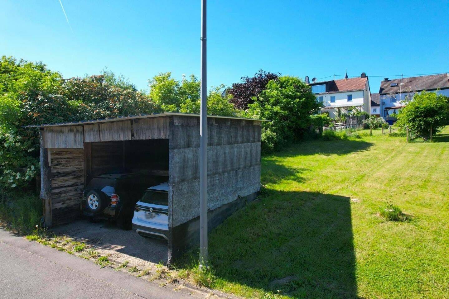 Immobilie in Schüller - Einseitig angebautes Wohnhaus mit Stall, Balkon, Garten, Carport und schöner Aussicht in Schüller - Bild 4
