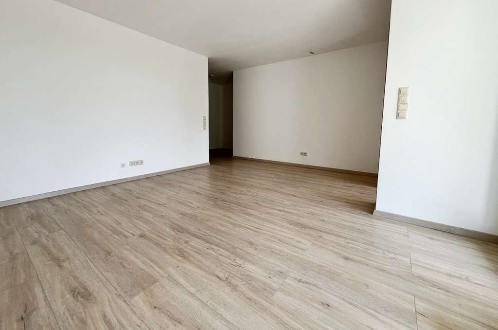 Immobilie in Rutesheim - 2 Zimmer- Wohntraum in Rutesheim im Erdgeschoss mit Terrasse, eigenem Garten und TG-Stellplatz - Bild 2