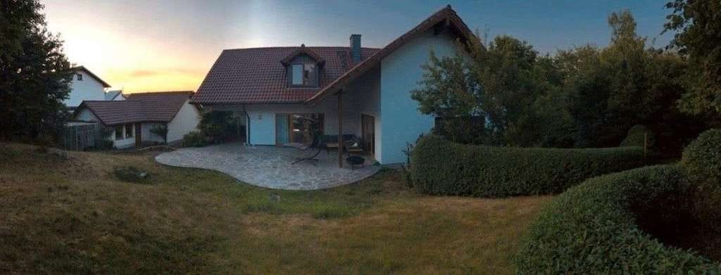 Immobilie in Neustadt (Wied) - Modernisiertes Zweifamilienhaus in Ruhiglage am Waldrand 446 m² Wohn-u.Nutzfläche Topaus - Bild 0