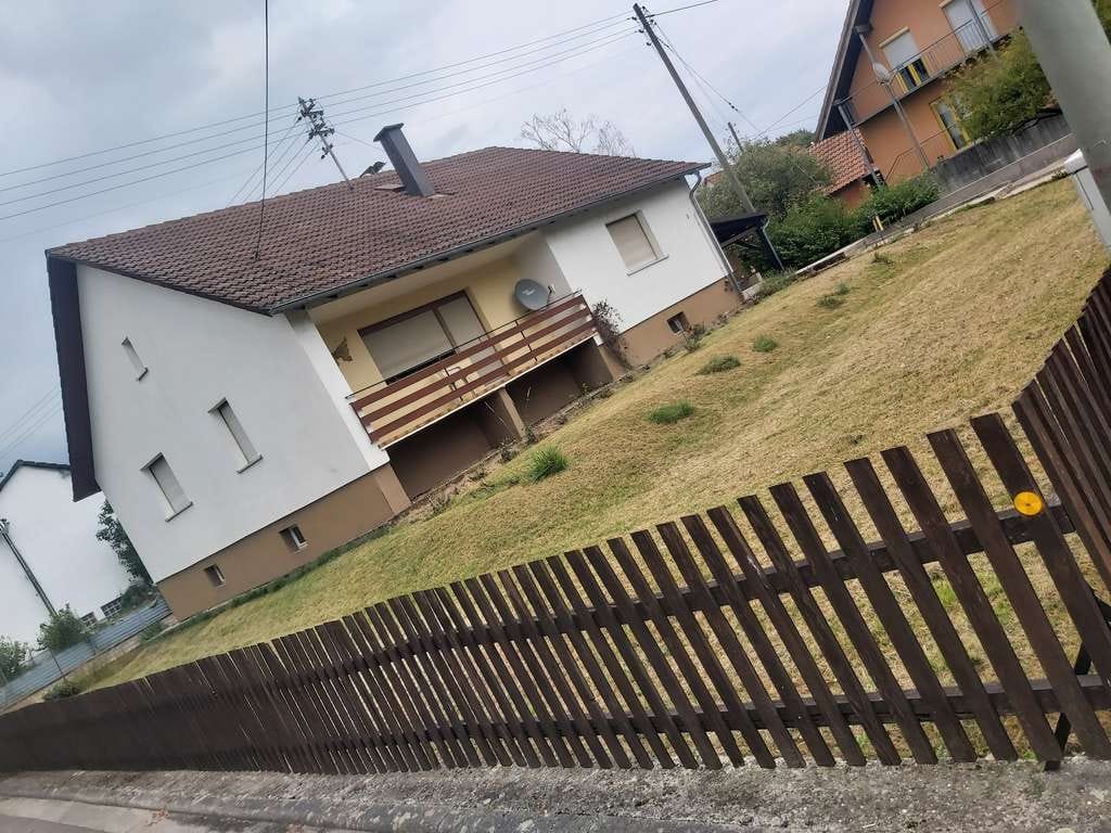Immobilie in Kapsweyer - Freistehendes  5,5-Zimmer Einfamilienhaus in Kapsweyer,  Ausbaufähiges Dachgeschoß - Bild 1