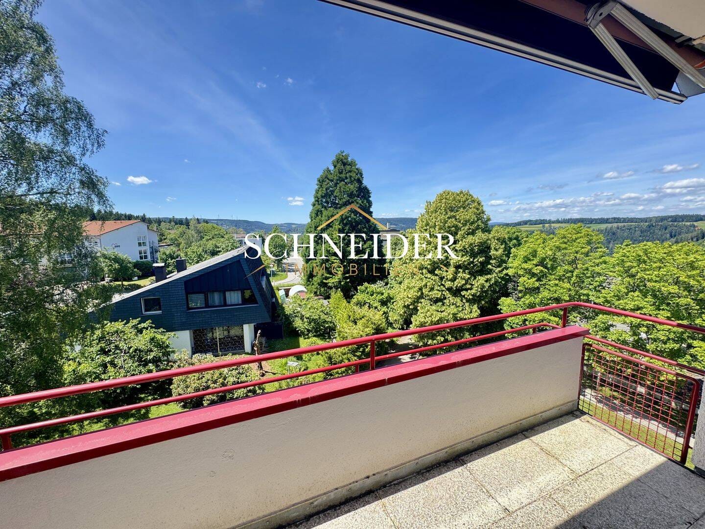 Immobilie in Schramberg - Attraktive 3-Zimmer-Wohnung mit Garage und schönem Ausblick in beliebter Wohnlage von Sulgen - Bild 0