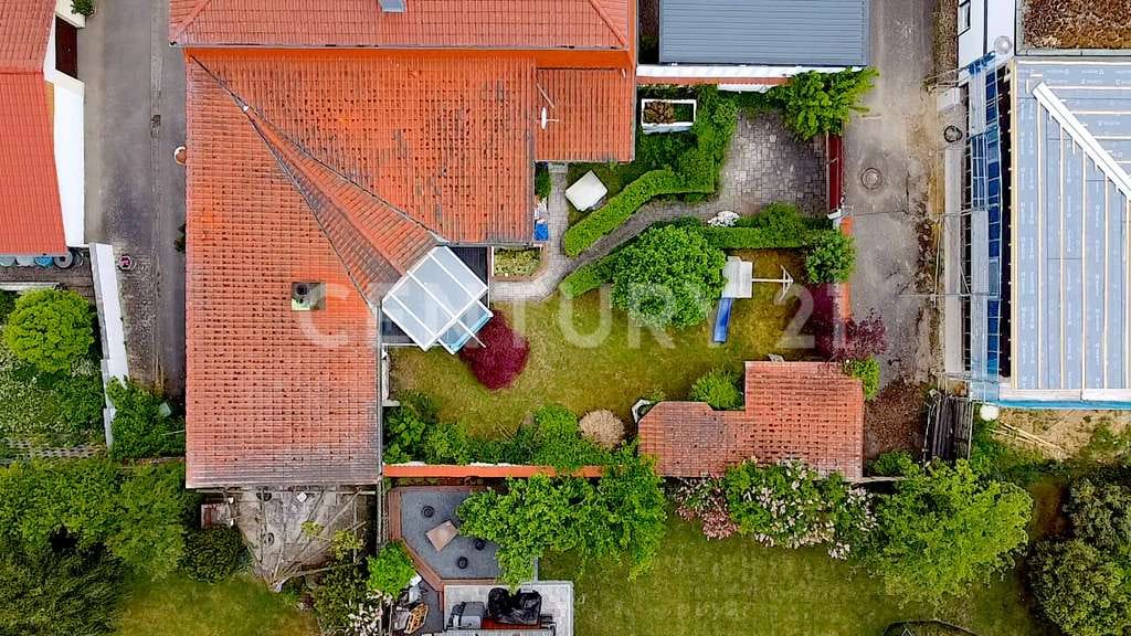 Immobilie in Brunn - Sofort bezugsfertig! Charmantes Einfamilienhaus mit idyllischem Garten und Sauna - Bild 2