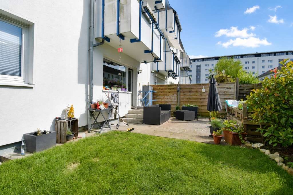Immobilie in Reinbek - Eine solide Sache:
"Vermietete 3-Zimmer-Wohnung mit Außenstellplatz" - Bild 1