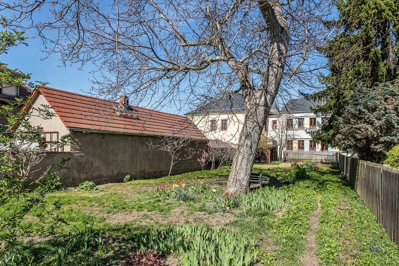 Immobilie in Coswig - Einfamilienhaus mit Einliegerwohnung, großem Grundstück und viel Nebengelass in Coswig - Bild 1