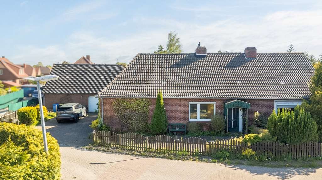 Immobilie in Osteel - Ihr Projekt mit Potenzial: Familienhaus, Garage & Werkstatt bieten viel Raum zur Entfaltung - Bild 0