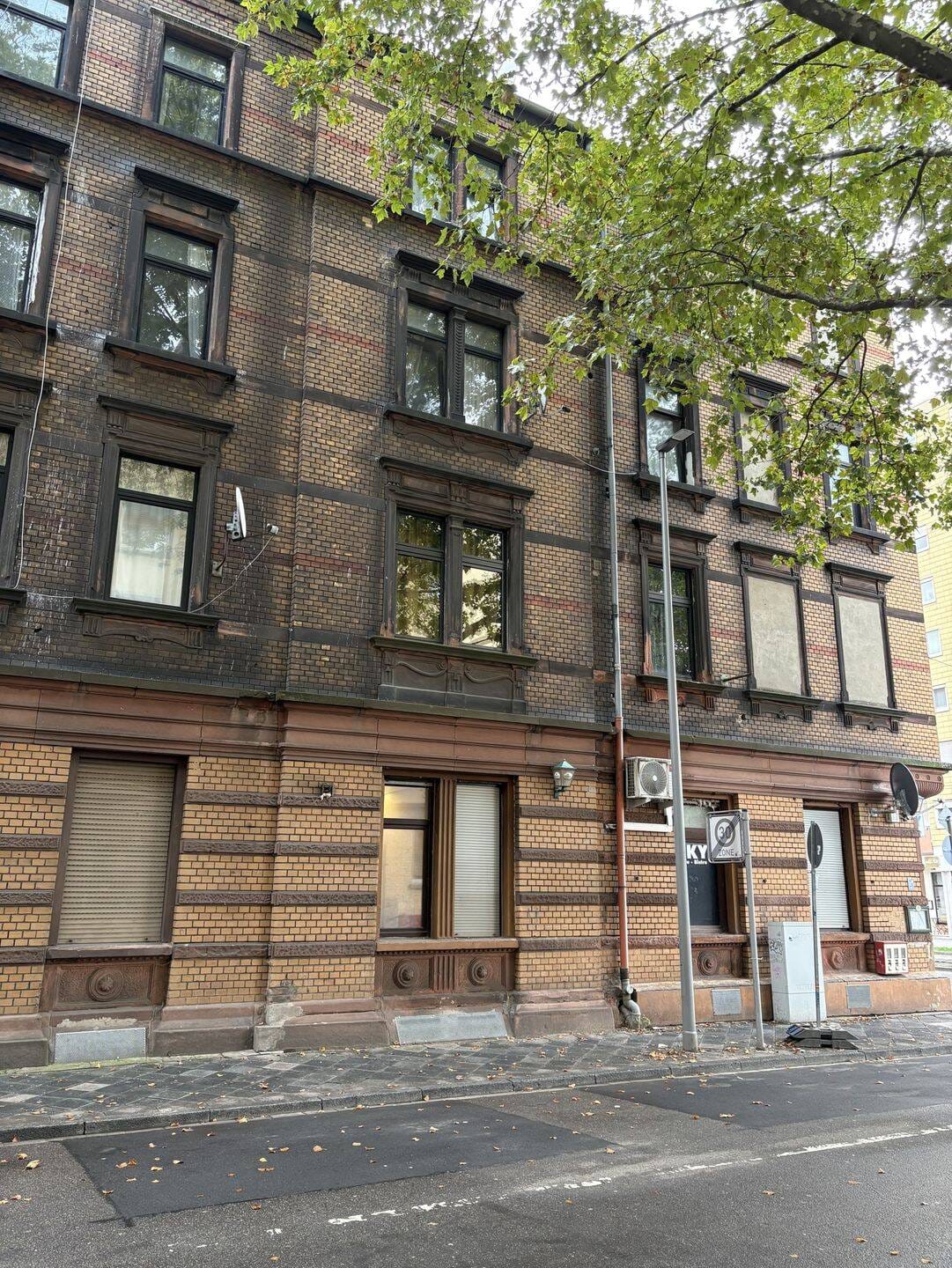Immobilie in Ludwigshafen am Rhein - Sanierungsbedürftige 2-Zimmerwohnung in zentraler Lage mit guter Anbindung - Bild 0