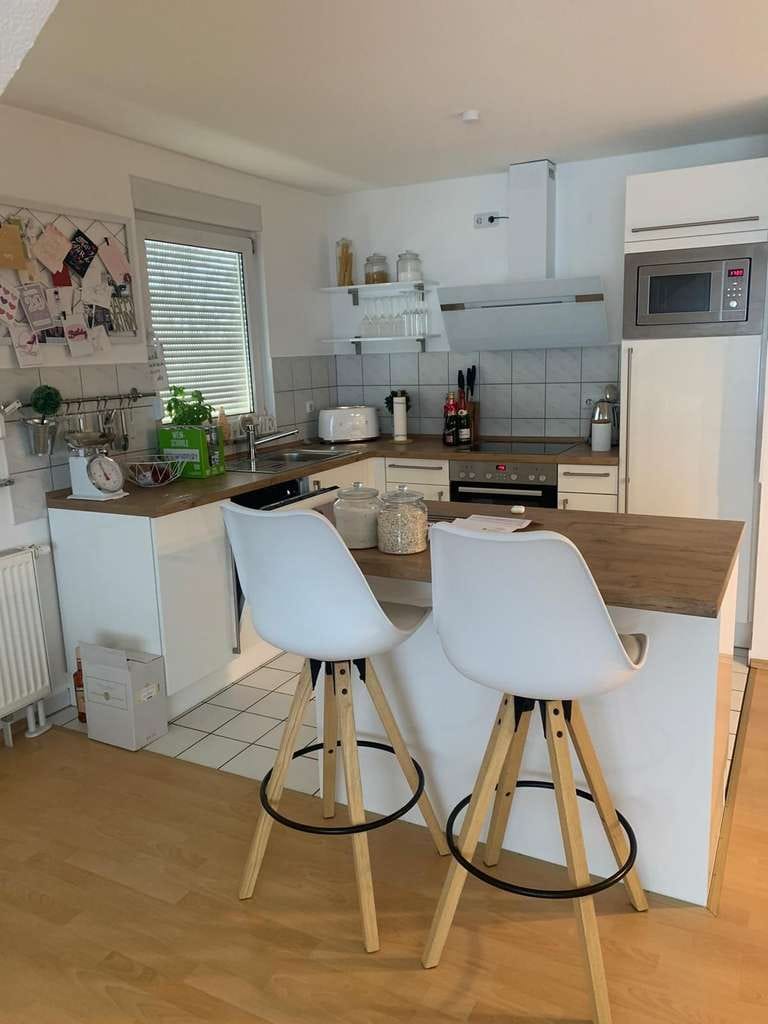 Immobilie in Bischofsheim - Provisionsfrei: Helle 2-Zi-DG Wohnung mit Balkon und fest zugeordnetem Stellplatz in Bischofsheim - Bild 2