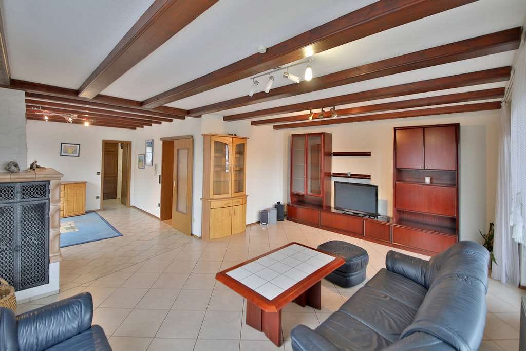 Immobilie in Knittlingen - Charmante Doppelhaushälfte mit viel Platz für die Familie – Balkon, Garten & Garage - Bild 1