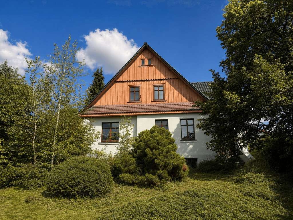 Immobilie in Nesse-Apfelstädt - Großzügiges Einfamilienhaus mit weitläufigem Grundstück und zwei Grundstückszugängen - Bild 0