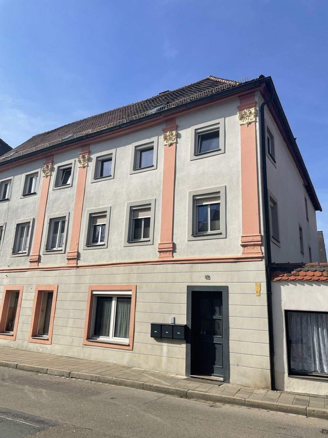 Immobilie in Ellingen - Saniertes Dreifamilienhaus im Ortskern von Ellingen ! - Bild 0