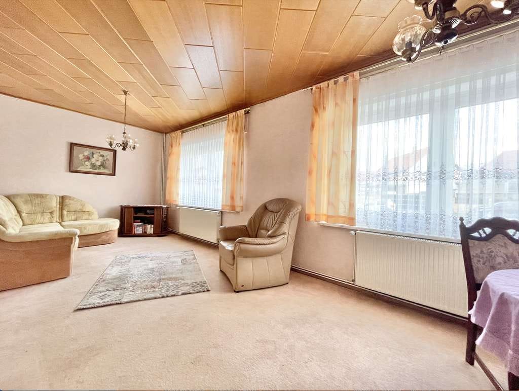 Immobilie in Harsleben - Familienfreundliches Wohnhaus mit großem, massiven Werkstatt-Nebengebäude und Garten! - Bild 3