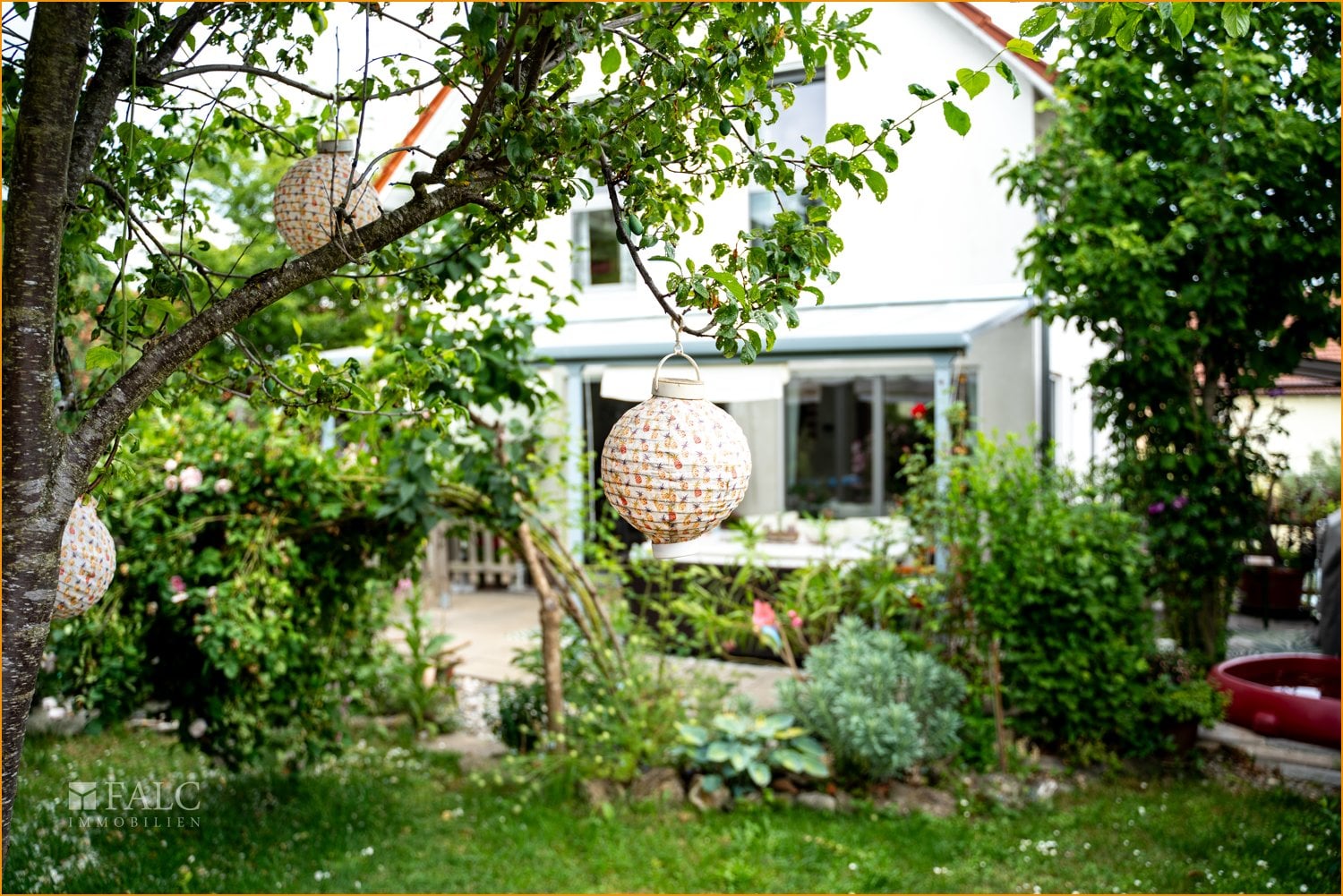 Immobilie in Moorenweis - Familienzeit vor dem Kamin - im paradiesischen Einfamilienhaus mit Pool - Bild 1