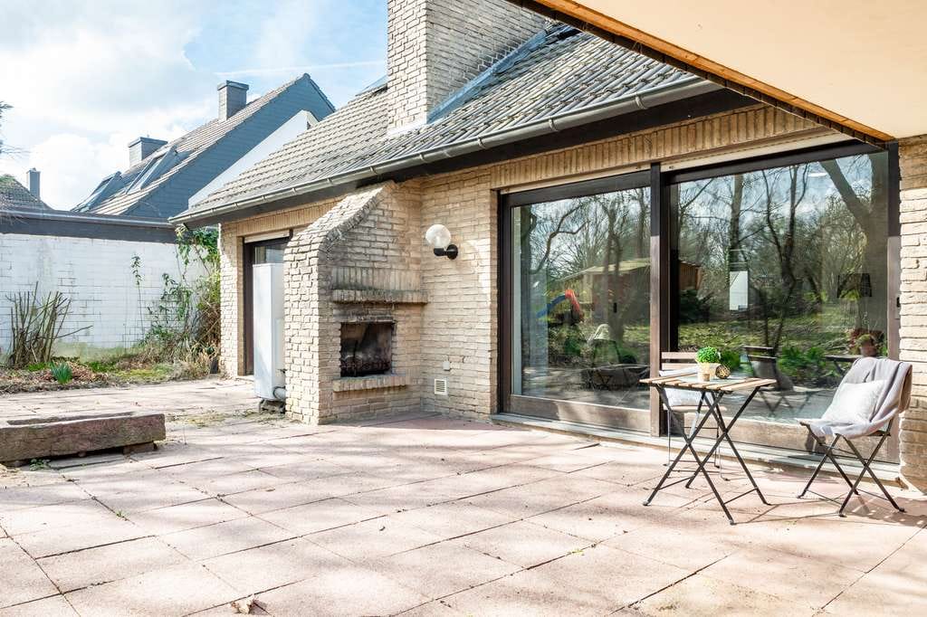 Immobilie in Spenge - KEINE KÄUFERPROVISION Schickes Zweifamilienhaus mit Wärmepumpe und Blick auf die Felder von Spenge - Bild 2