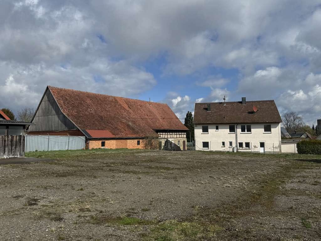 Immobilie in Kupferzell - Wohnhaus mit großen Scheunen, Nebengebäude und viel Platz für Ihr Gewerbe - Bild 1