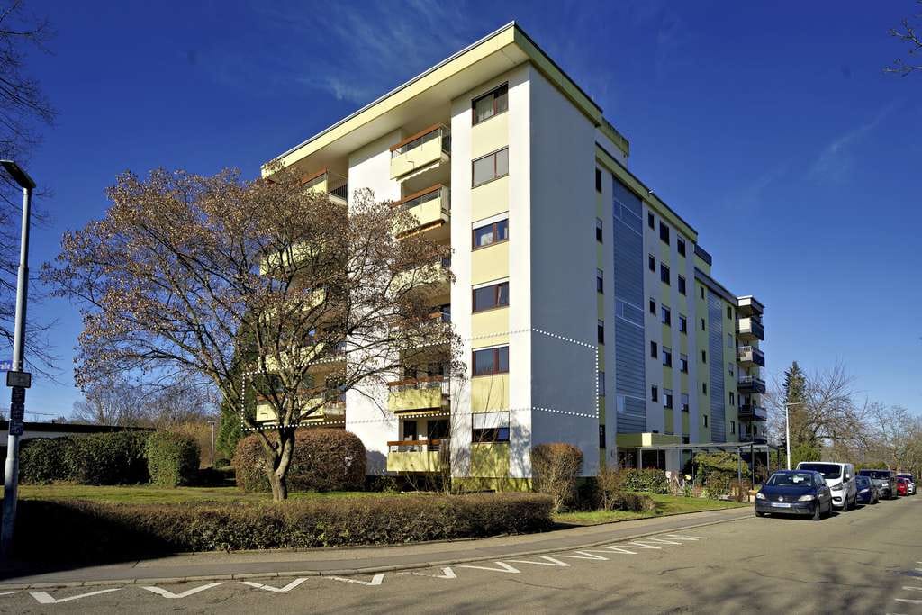 Immobilie in Denzlingen - Wohnen in ruhiger Lage - 
Großzügige 3-Zi-ETW mit 2 Balkonen und TG-Stellplatz
in 79211 Denzlingen - Bild 1