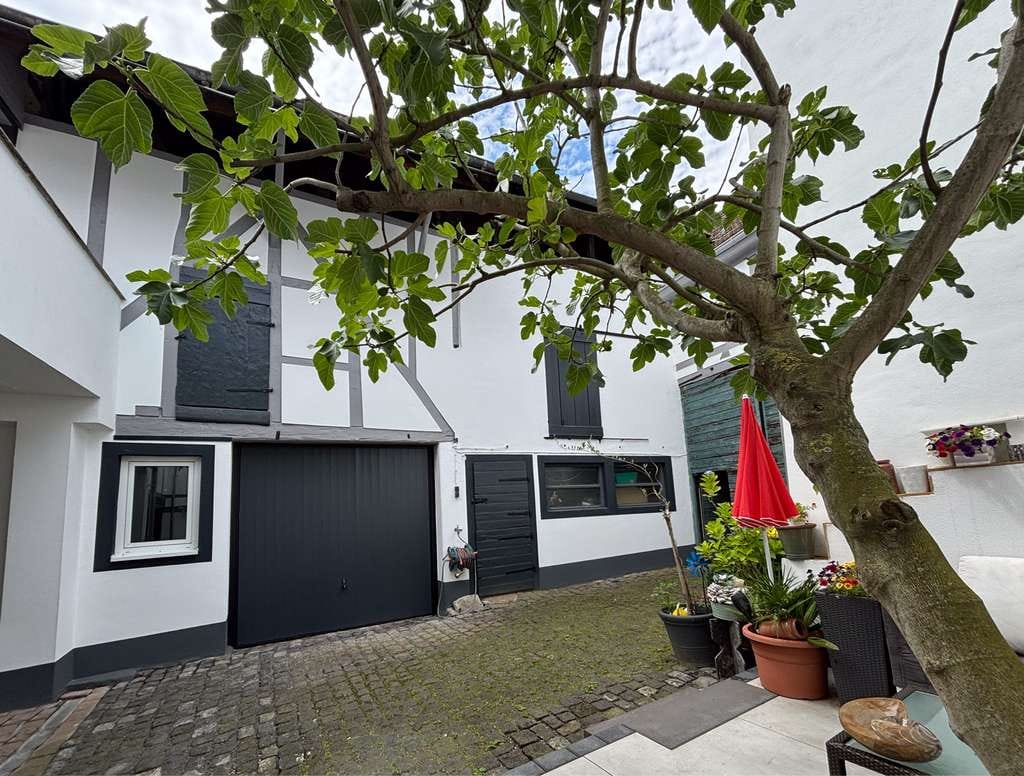 Immobilie in Mülheim-Kärlich - Historischer-kernsanierter Bauernhof -sehr modern gestaltet - für vielfältige Nutzungsmöglichkeiten - Bild 2