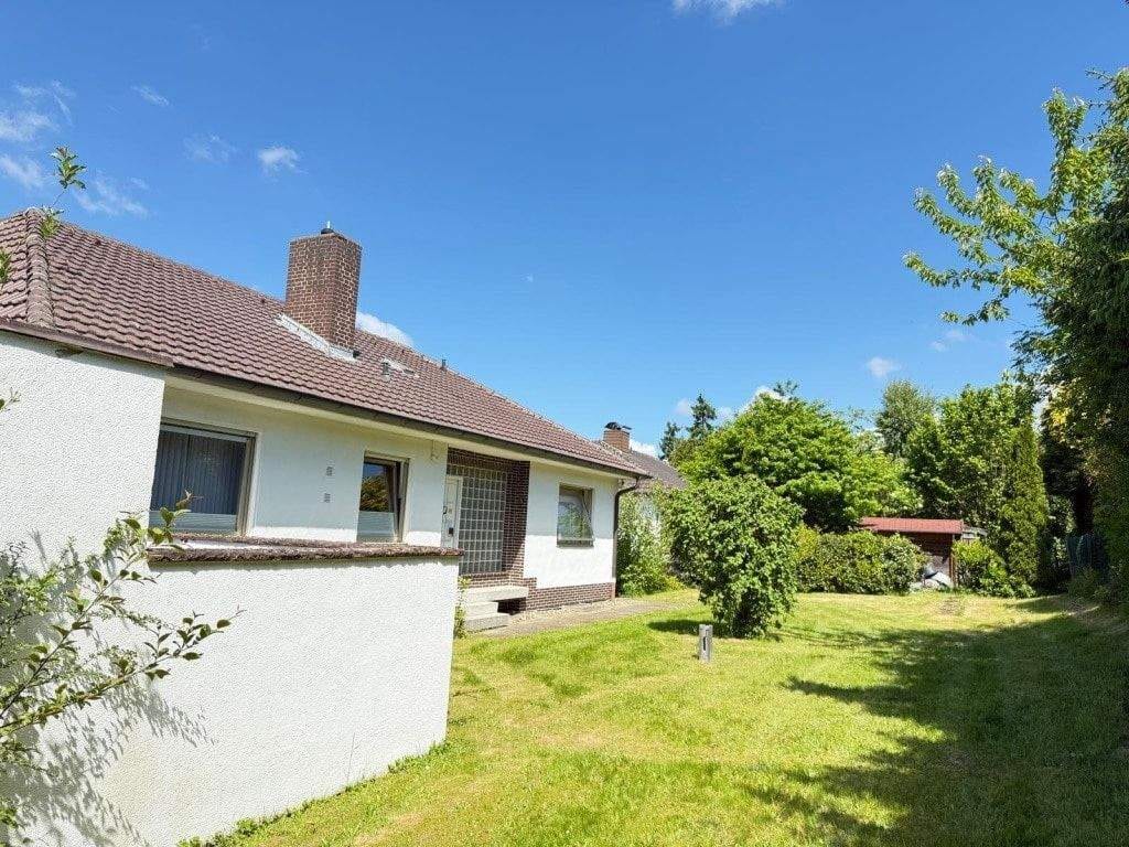 Immobilie in Melsungen - Seltene Gelegenheit: Einfamilienhaus mit Einliegerwohnung - Baugrundstück (Preis auf Anfrage) - Bild 1