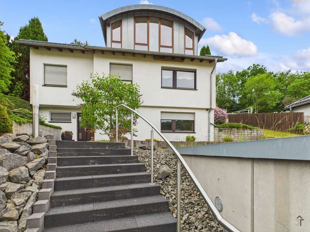 Immobilie in Birgel - Stilvolles Einfamilienhaus mit Einliegerwohnung und parkähnlichem Garten - Bild 0