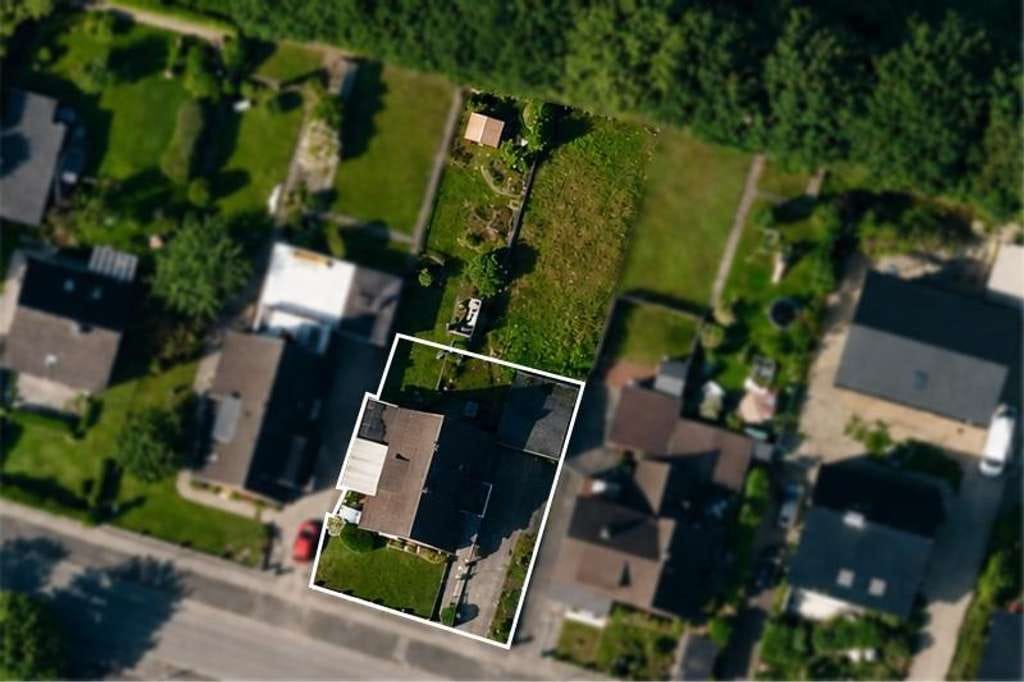 Immobilie in Henstedt-Ulzburg - Einfamilienhaus mit Einliegerwohnung/ Zweifamilienhaus mit Potential für Handwerker - Bild 4