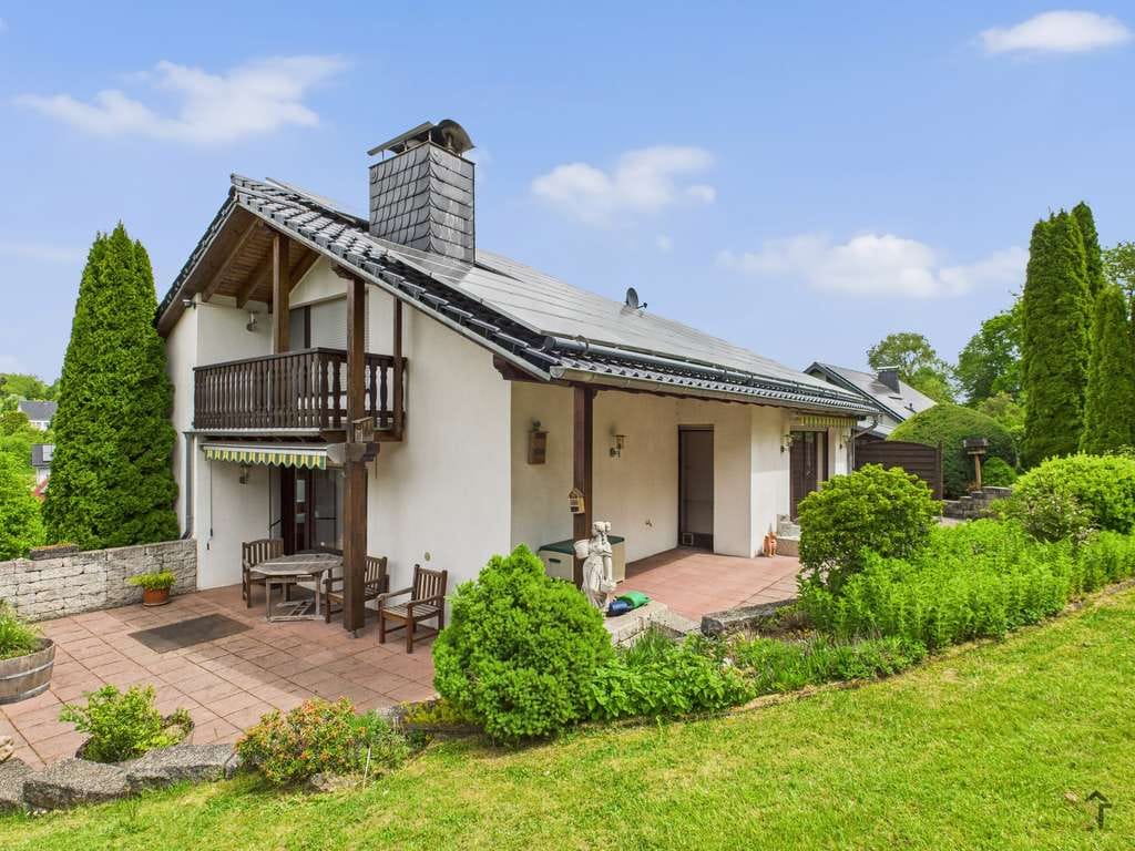 Immobilie in Birgel - Stilvolles Einfamilienhaus mit Einliegerwohnung und parkähnlichem Garten - Bild 2