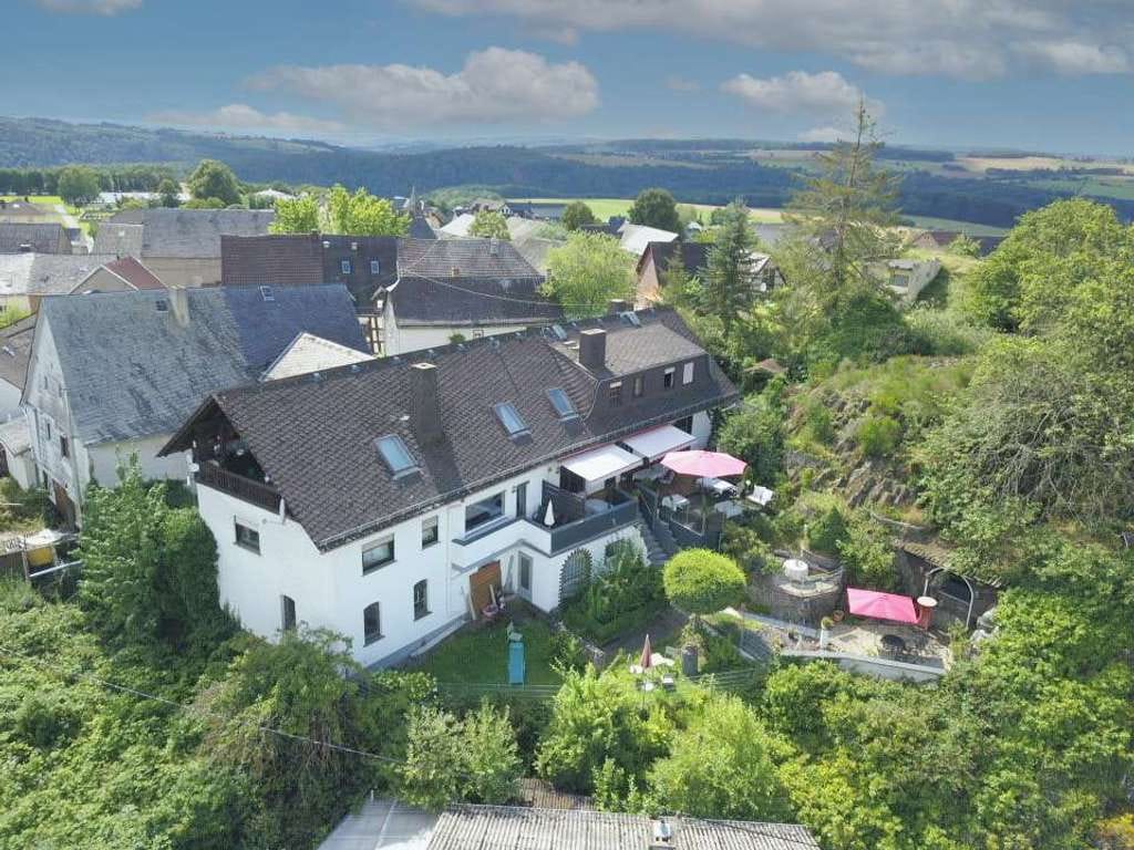 Immobilie in Gutenacker - Exklusives Mehrgenerationenhaus in Gutenacker! Wohnen wo andere Urlaub machen! - Bild 0