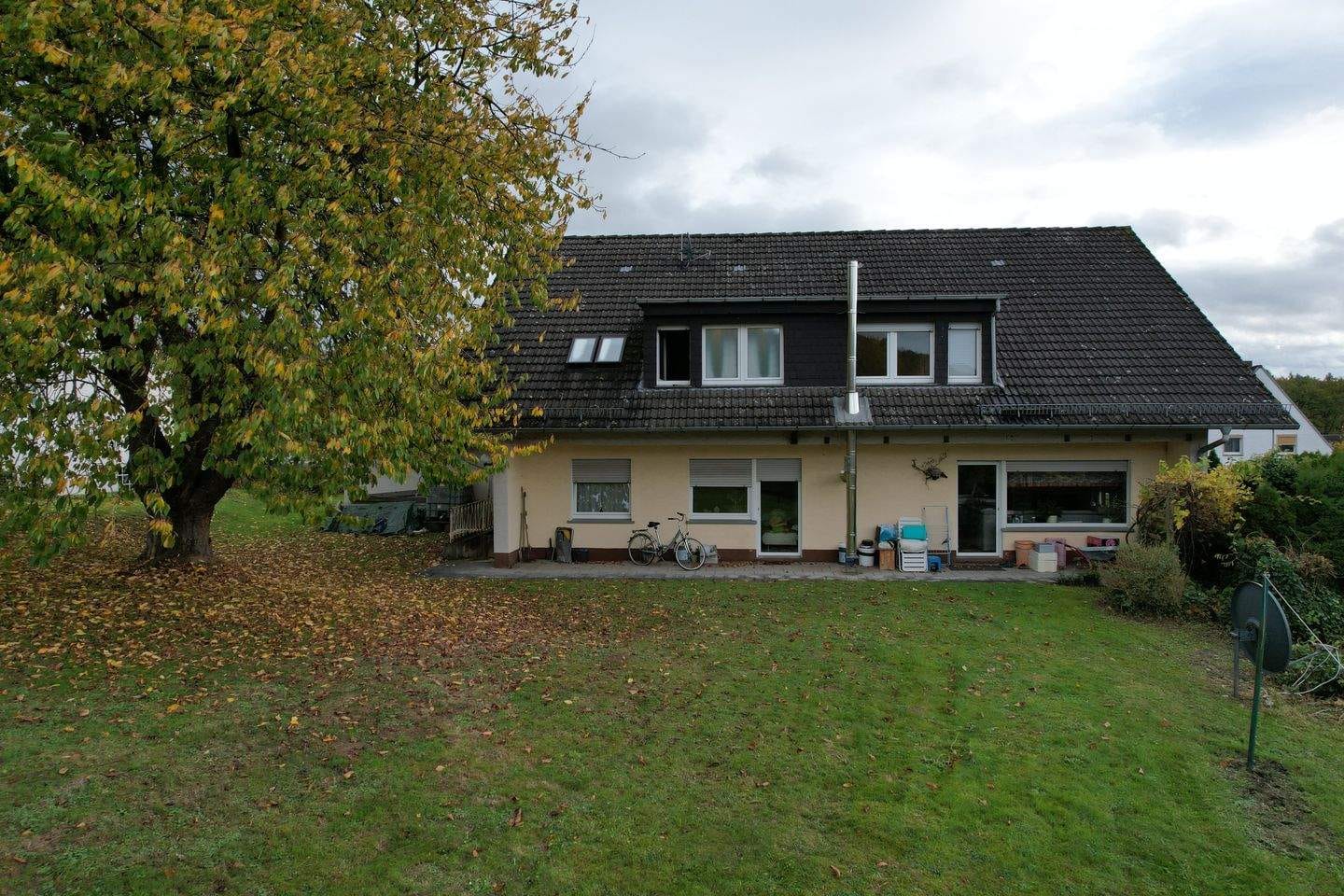 Immobilie in Beverungen - Mehrfamilienhaus mit Doppelgarage in Beverungen-Blankenau - Bild 2