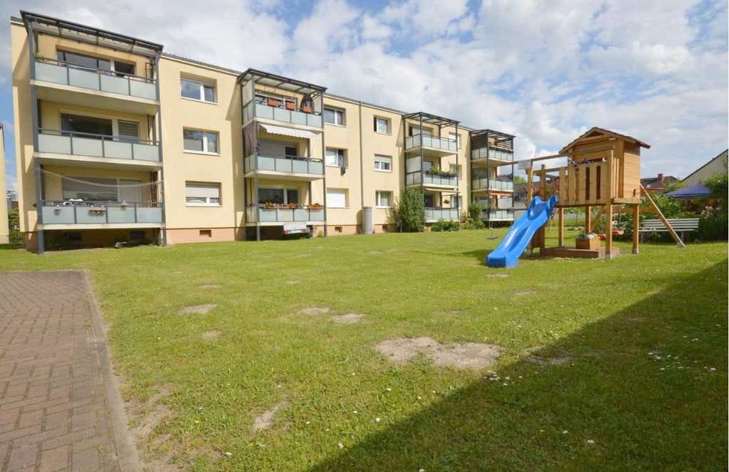 Immobilie in Königslutter am Elm - Kapitalanlage: Gut vermietete, helle 3-Zimmer-Erdgeschoss-Wohnung mit Balkon + Garage. - Bild 2