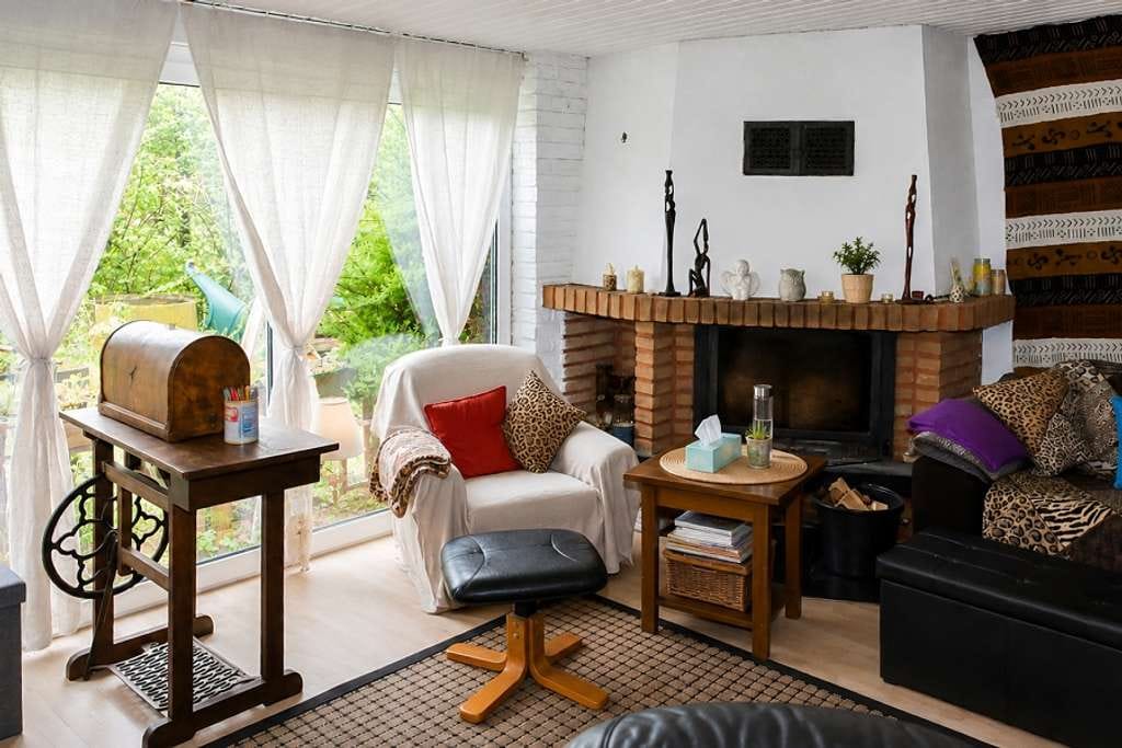 Immobilie in Rehburg-Loccum - Ein Ort für Freigeister - Naturidyll mit Wintergarten, Kamin und 1409 Quadratmeter Grundstück - Bild 1