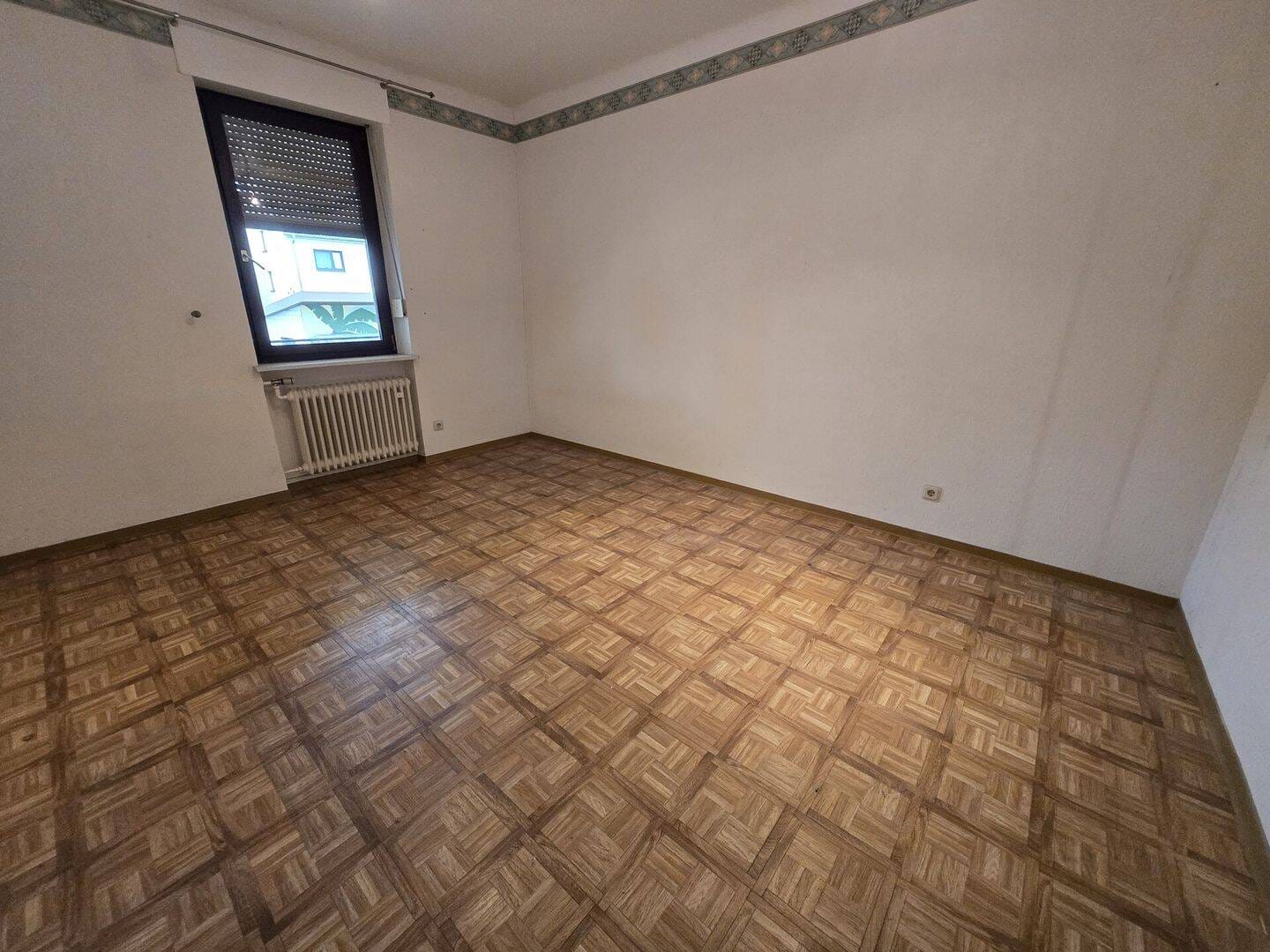 Immobilie in Völklingen - Charmantes Reiheneckhaus mit 6 Zimmern - Platz für die ganze Familie - Bild 4