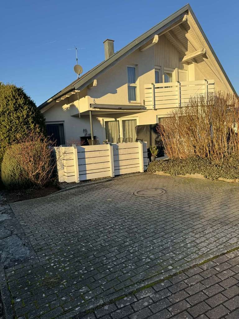 Immobilie in Heimsheim - Provisionsfreie 3 Zimmer Dachgeschosswohnung in ruhigem 2 Familienhaus mit Loggia in Heimsheim - Bild 0