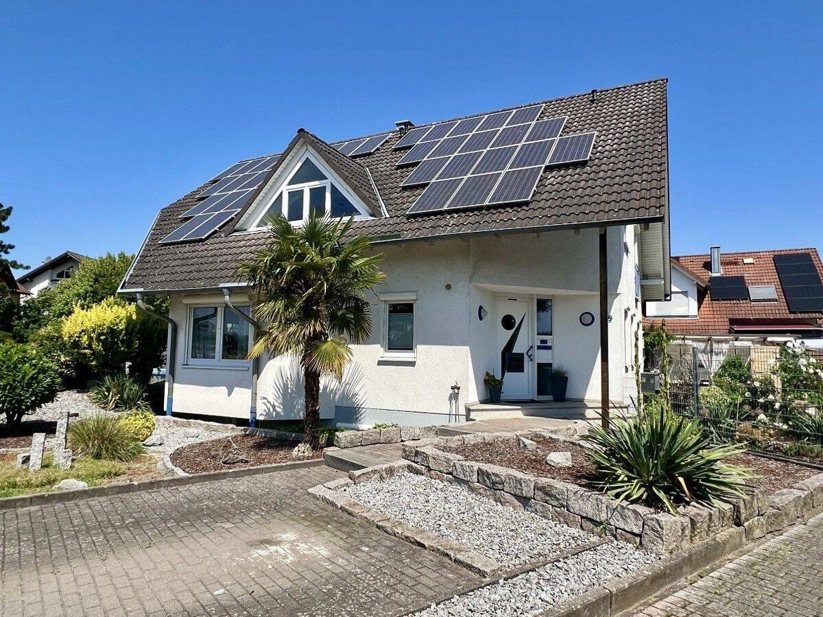 Immobilie in Hügelsheim - Gepflegtes Einfamilienhaus mit Einliegerwohnung und Doppelgarage in ruhiger Lage von Hügelsheim! - Bild 0