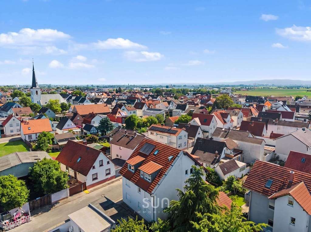 Immobilie in Stockstadt - WO DAS LEBEN AM RHEIN UND MAISONETTE EINS WERDEN - exklusives 6-Zimmer-Zuhause in Stockstadt - Bild 0