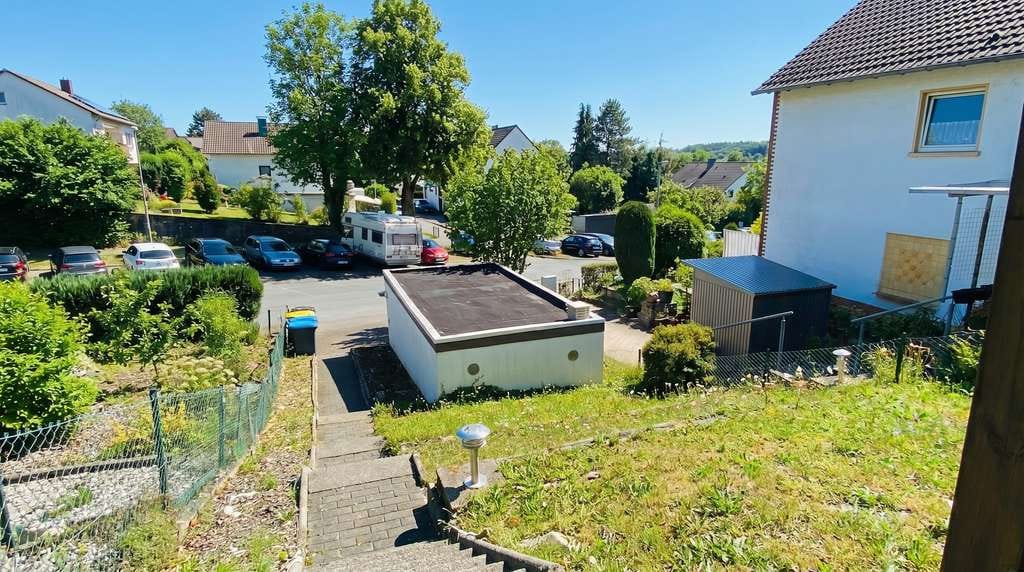 Immobilie in Siegen - Reihenmittelhaus in beliebter Lage – mit sonniger Südterrasse und Potenzial - Bild 3