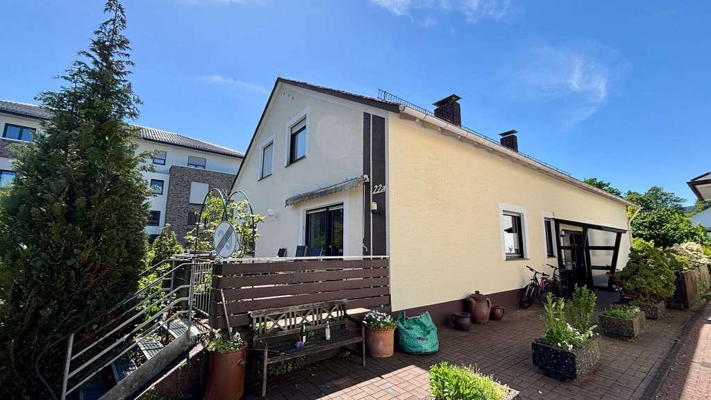 Immobilie in Bad Driburg - Wohnhaus mit Entwicklungspotenzial - Bild 2