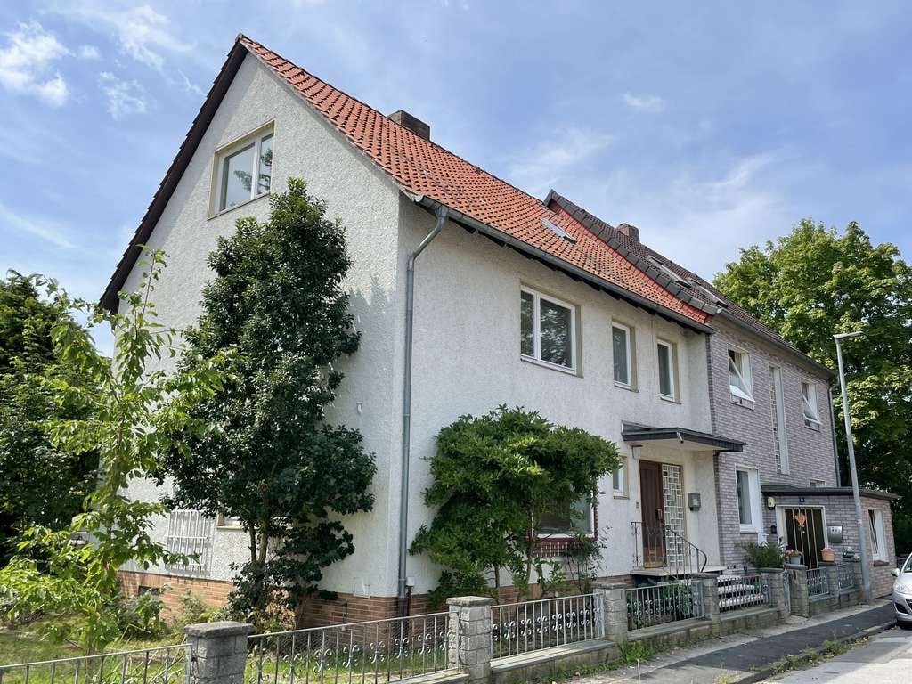 Immobilie in Seesen - 2 Häuser mit gut 300 m² Wfl. + 15 Zi. - Bild 0
