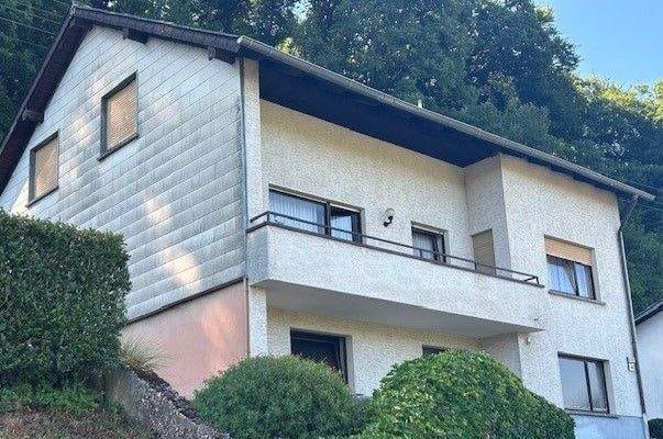 Immobilie in Eppelborn - Freistehendes 1 Familien Haus mit ELW in Eppelborn - Bild 0