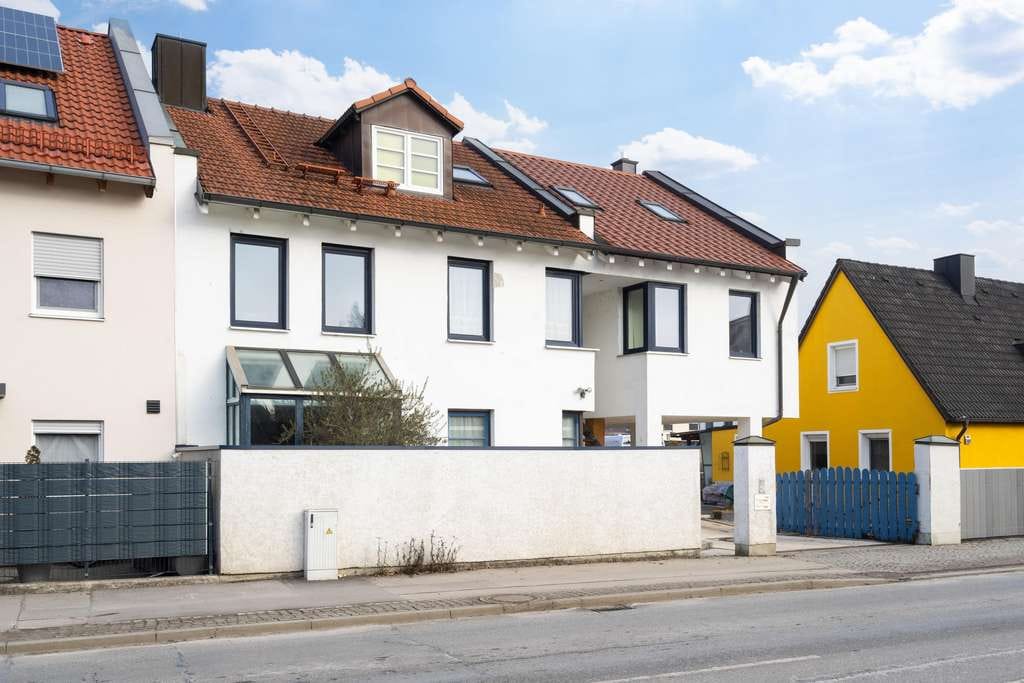 Immobilie in Erding - Stilvolles Zweifamilienhaus in zentraler Lage von Erding - Bild 1