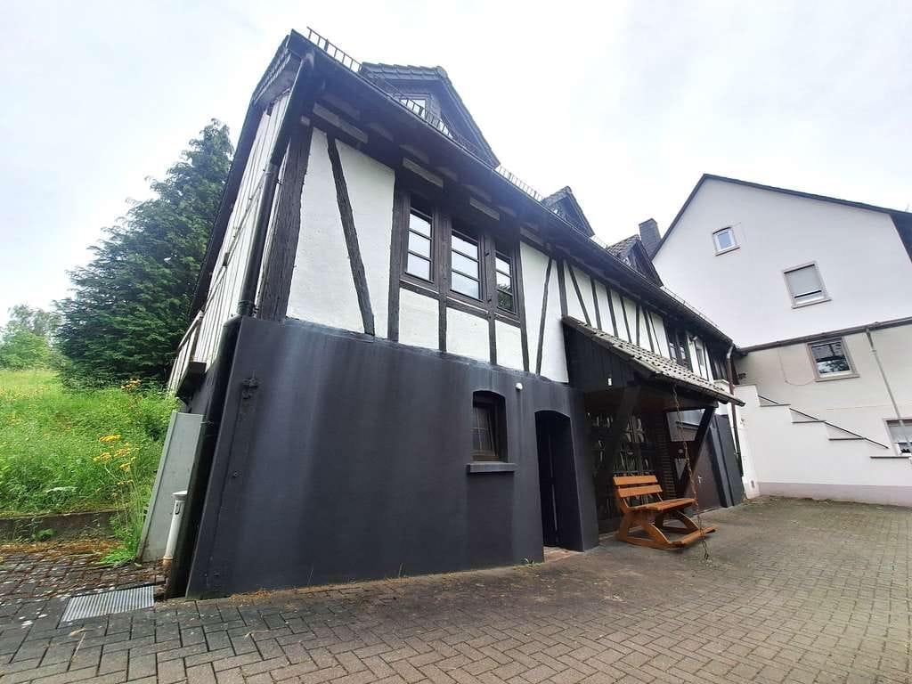Immobilie in Herborn - Wohnen abseits des Gewöhnlichen – Ruhe, Charakter und ein Zuhause mit eigener Note - Bild 3