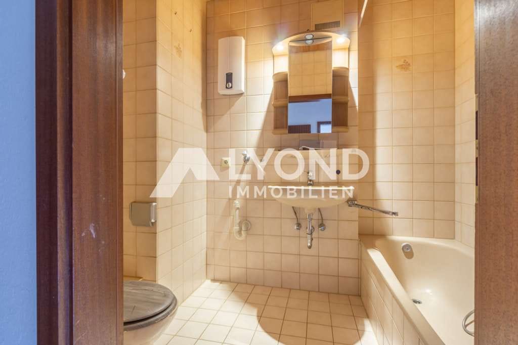 Immobilie in Althütte - Gemütliche Dachgeschosswohnung mit Stellplatz und viel Stauraum in ruhiger Lage von Althütte - Bild 2