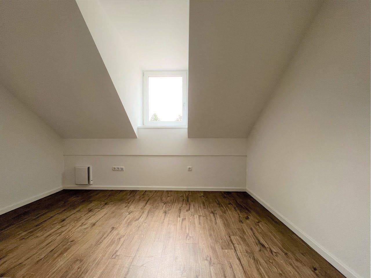 Immobilie in Aidenbach - gepflegte 4 Zimmerwohnung im DG mit Balkon - B5 - Bild 2