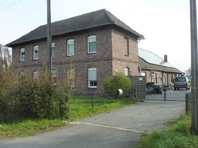Immobilie in Hamminkeln - .**Resthof, Alleinlage - freistehendes ZFH mit Grund, Stallungen und Nebengebäuden** - Bild 0