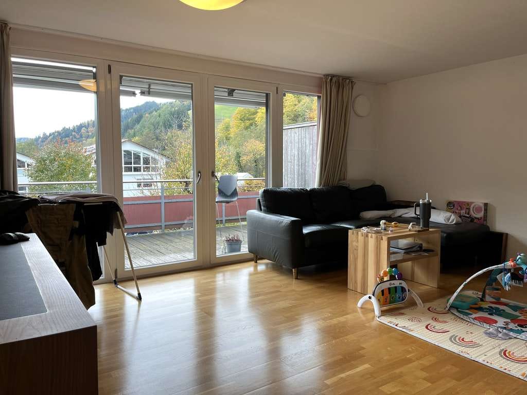Immobilie in Buchenbach - Vermietete 2-Zimmer-Wohnung im 1.DG mit großem Balkon und KFZ-Stellplatz im Freien - Bild 2