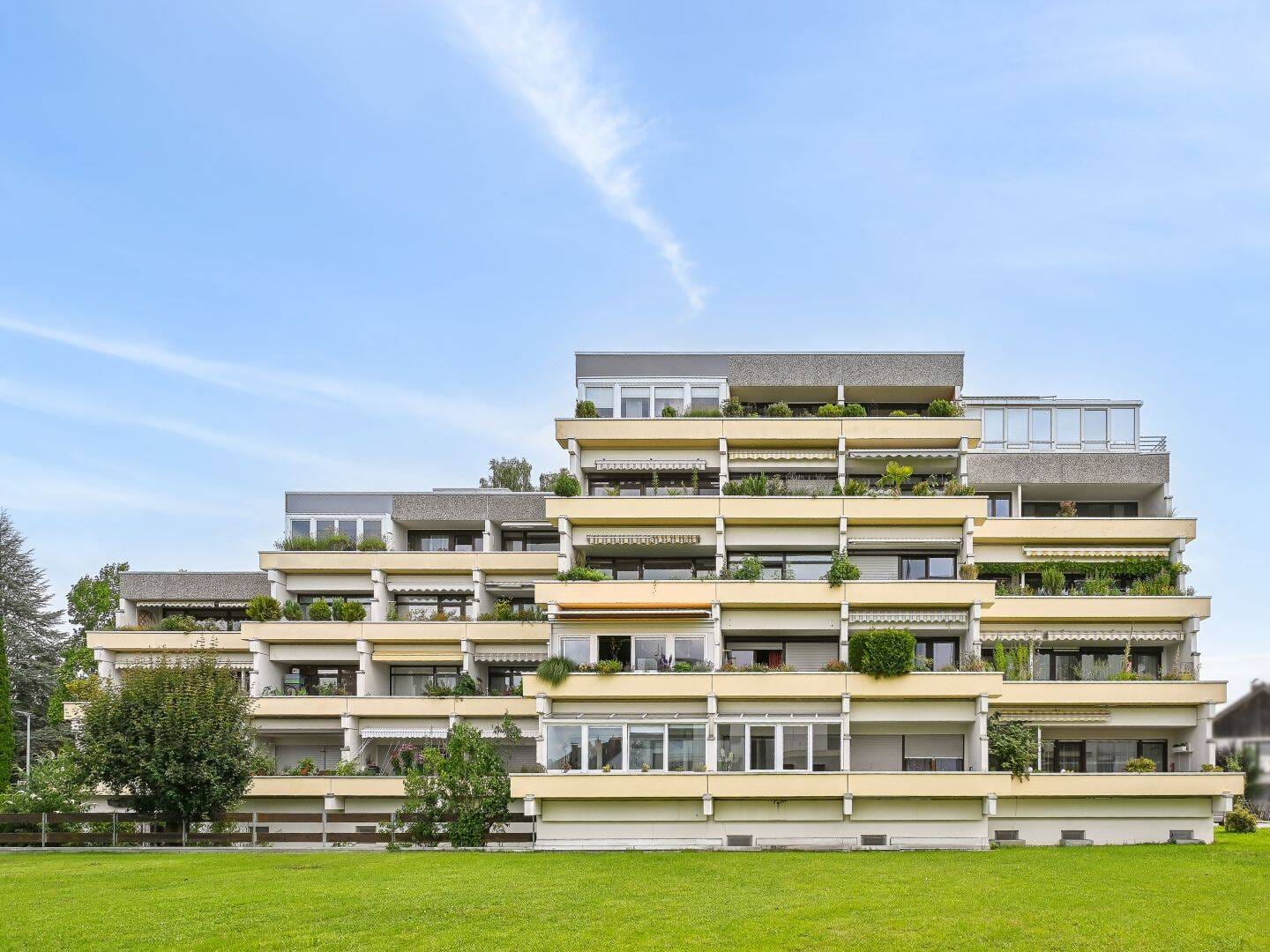 Immobilie in Waltenhofen - Wohnen mit Aussicht: Charmante 3-Zimmer-Wohnung auf Erbpachtgrundstück in Waltenhofen-Rauns - Bild 2
