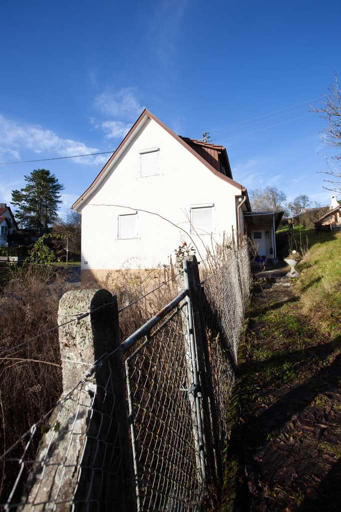 Immobilie in Oppenweiler - Ein Platz für Neues – Abrisshaus mit Weitblick am Oberen Reichenberg in Oppenweiler - Bild 1