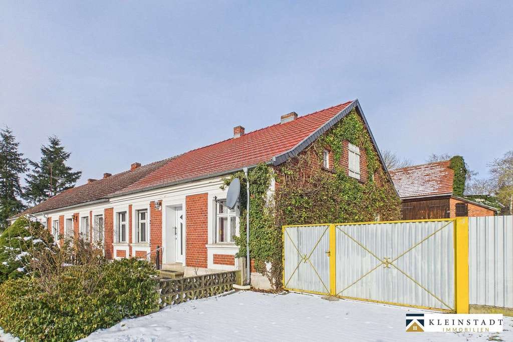 Immobilie in Stüdenitz-Schönermark - Doppelhaushälfte mit Charme, Scheune und großem Grundstück – Ihr neues Zuhause in Stüdenitz - Bild 1